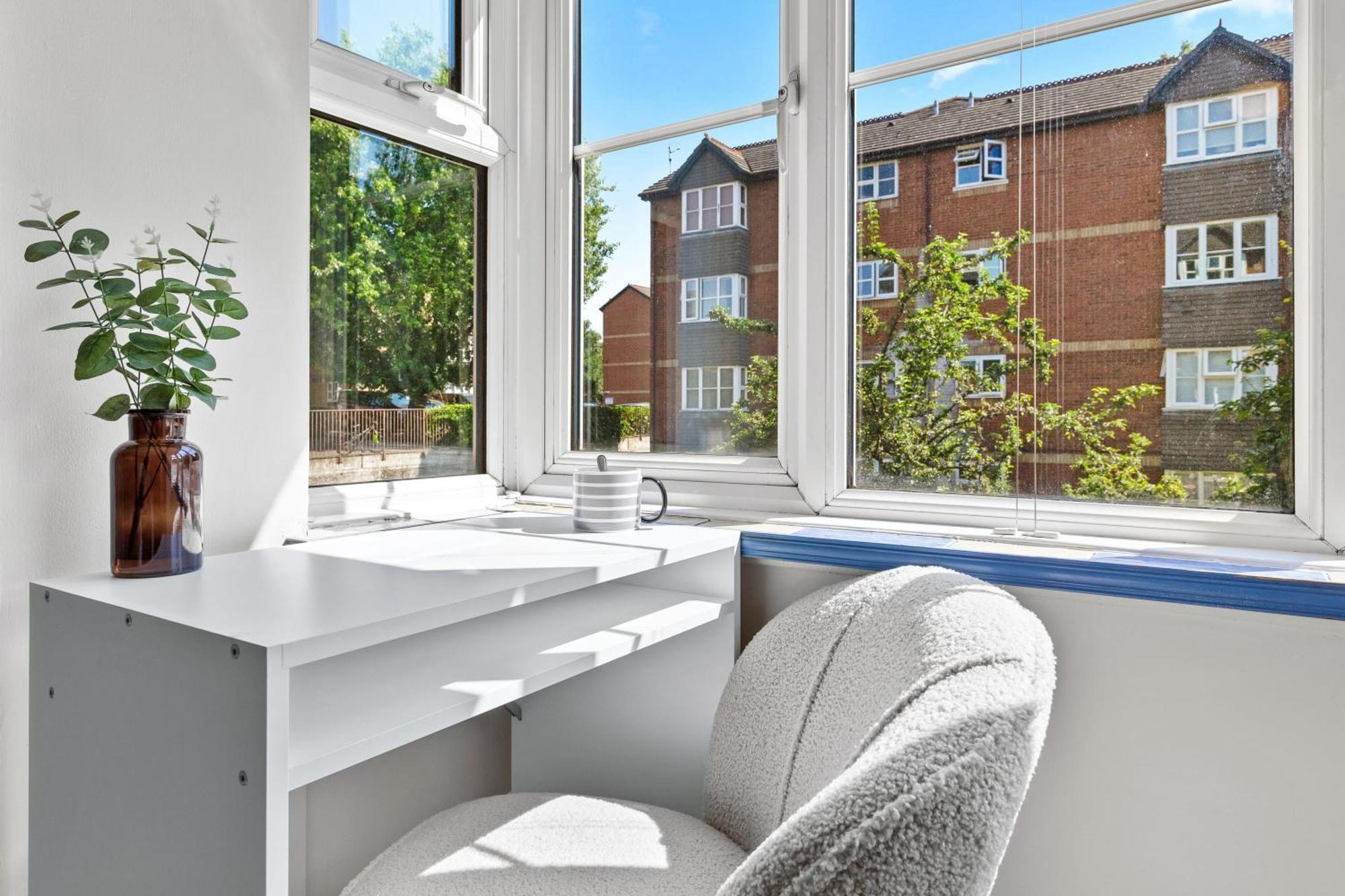 Beautiful 1 Bed Close To Amenities Londres